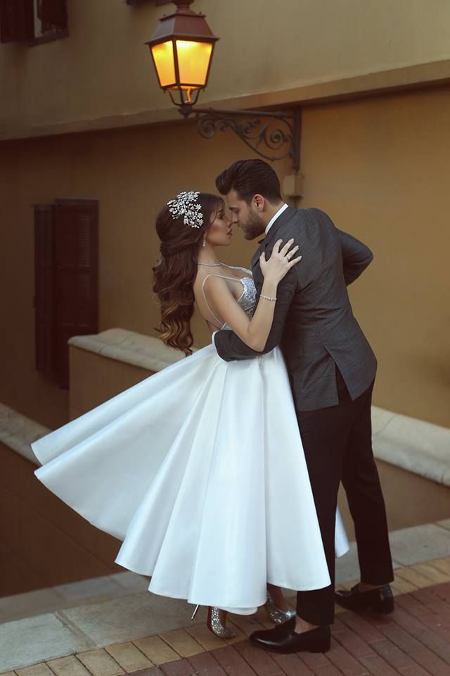 Günstige Hochzeitskleider Kurz A Linie Satin Brautkleider Online Zur Hochzeit-Misshow.de