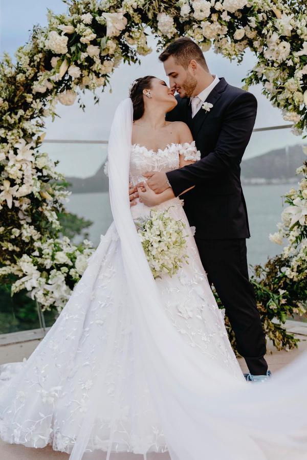 Designer Hochzeitskleider A Linie Spitze | Cream Brautkleider Günstig