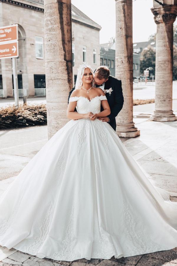 Wunderschöne Brautkleider Prinzessin | Hochzeitskleider mit Spitze