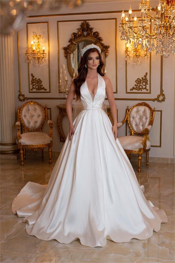 Schlichtes Brautkleid V Ausschnitt | Satin Hochzeitskleider A Linie