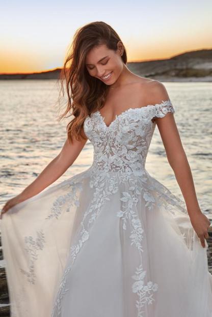 Elegante Brautkleider A Linie Spitze Summer Hochzeitskleider Strand
