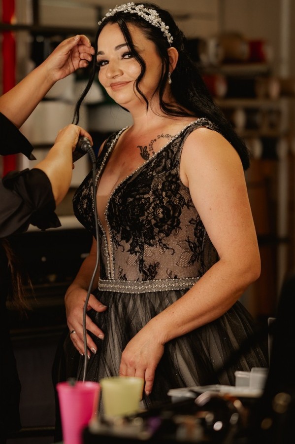 Designer Hochzeitskleider A Linie Schwarz Brautkleid V Ausschnitt