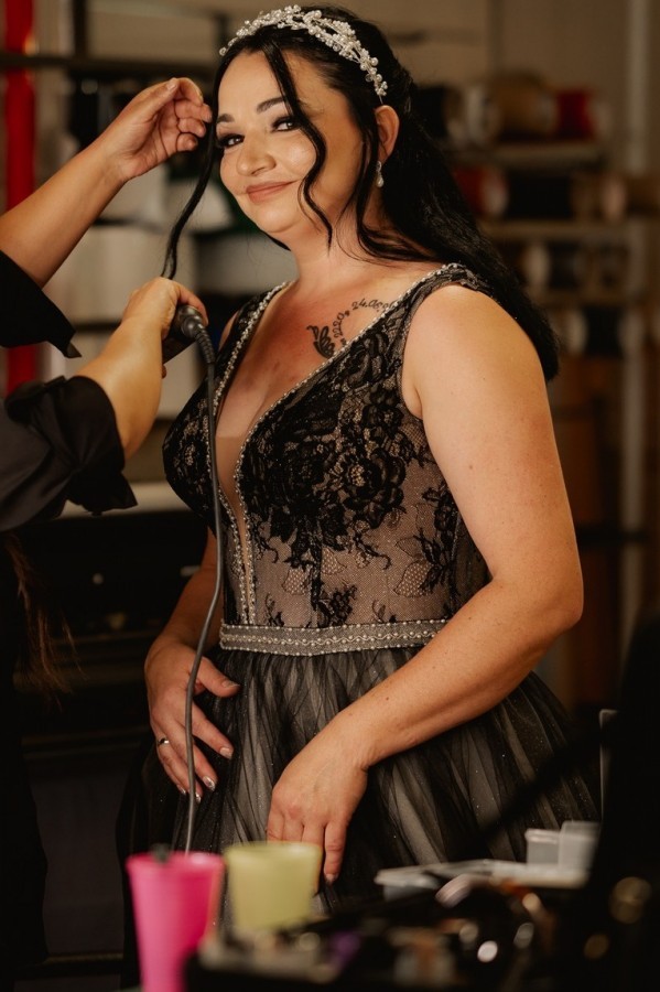 Designer Hochzeitskleider A Linie Schwarz Brautkleid V Ausschnitt