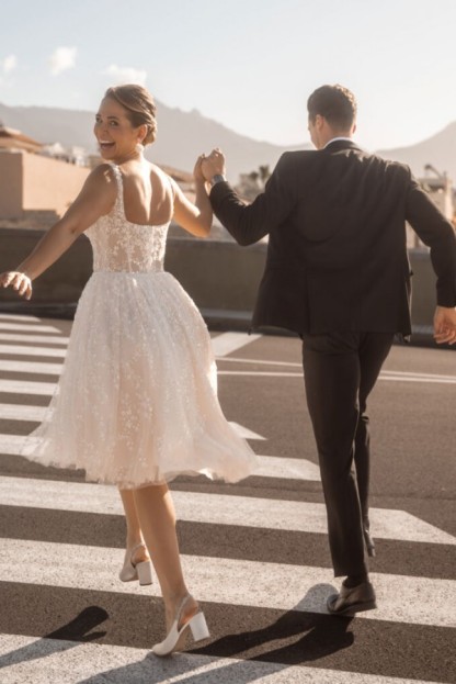 Moderne Hochzeitskleider Kurz Spitze A Linie Brautkleider Günstig