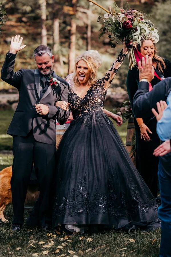 Designer Brautkleider A Linie Spitze | Schwarze Hochzeitskleider mit Ärmel-Misshow.de
