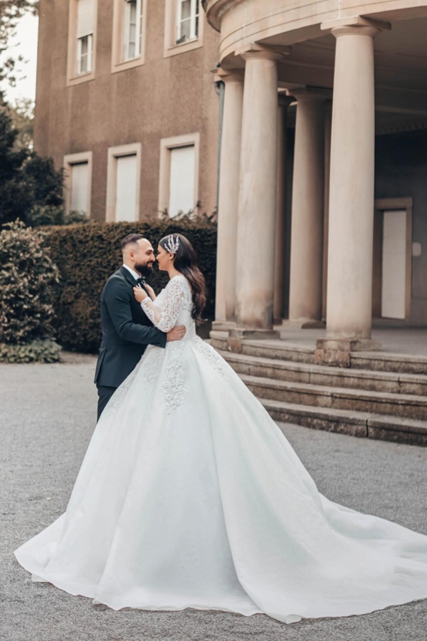Luxus Hochzeitskleider Mit Ärmel | Prinzessin Brautkleider Spitze-Misshow.de