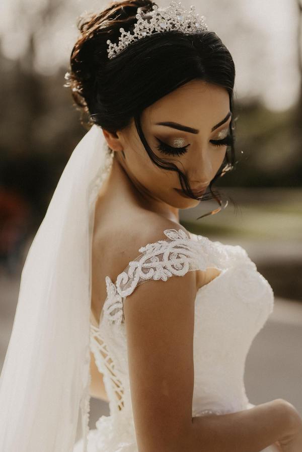 Designer Hochzeitskleider A Linie | Brautkleider mit Spitze