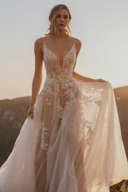Moderne Hochzeitskleider mit Spitze | A-Linie Brautmode online