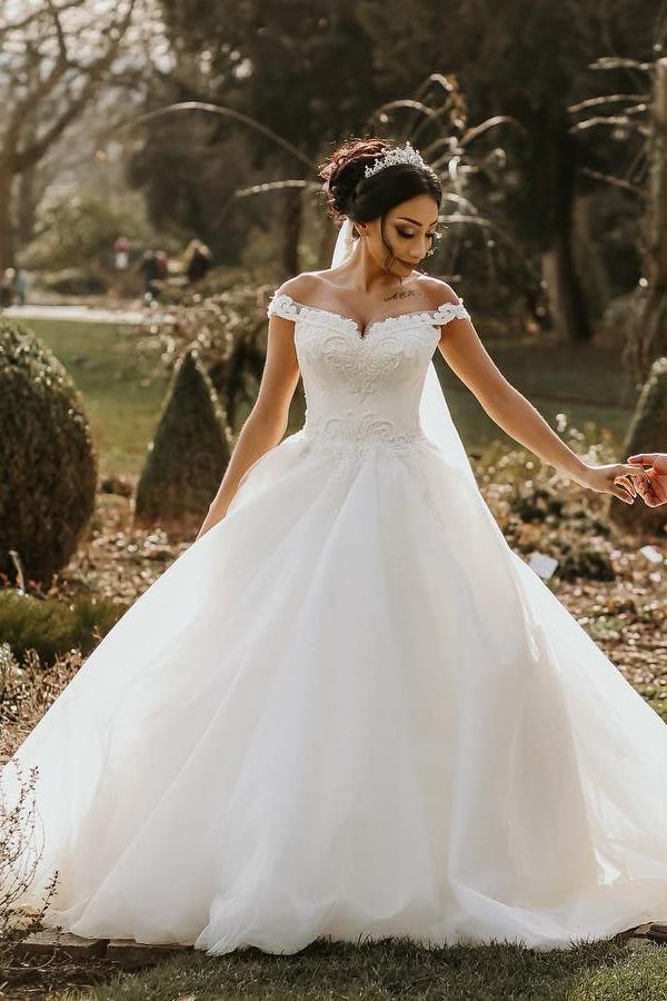 Designer Hochzeitskleider A Linie | Brautkleider mit Spitze
