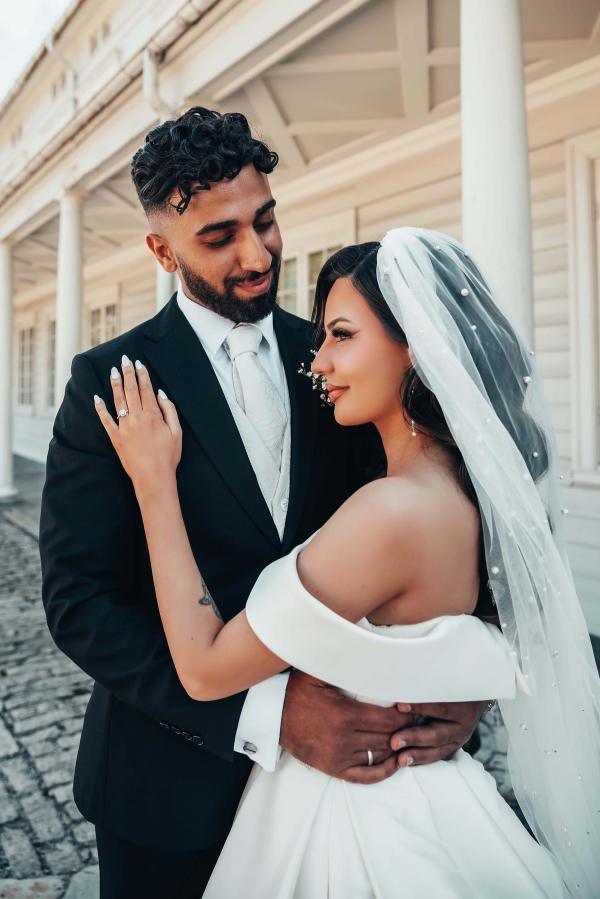 Schlichte Brautkleider A Linie | Günstige Hochzeitskleider Brautmoden
