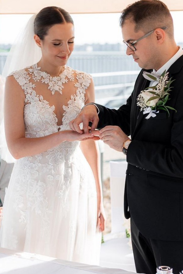 Schlichte Hochzeitskleider Spitze Boho Brautkleider Etuikleider