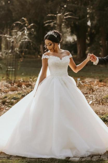 Designer Hochzeitskleider A Linie | Brautkleider mit Spitze