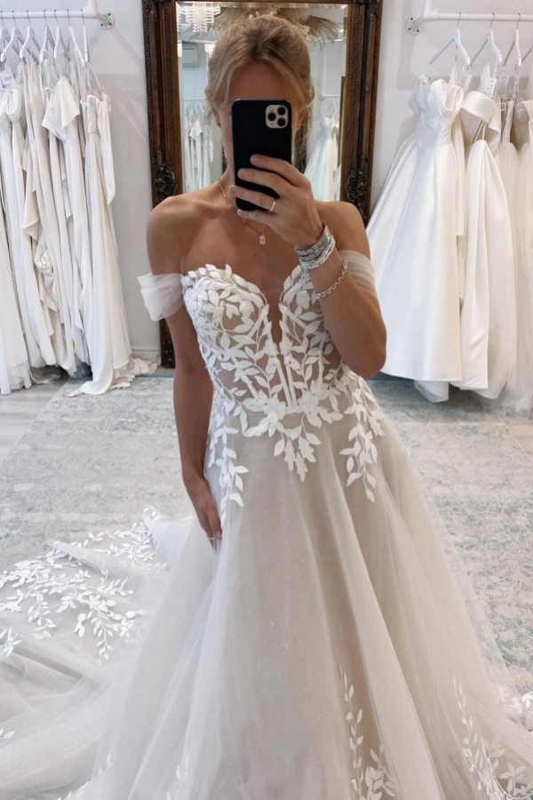Lange Hochzeitskleider mit Spitze | Brautkleider A Linie