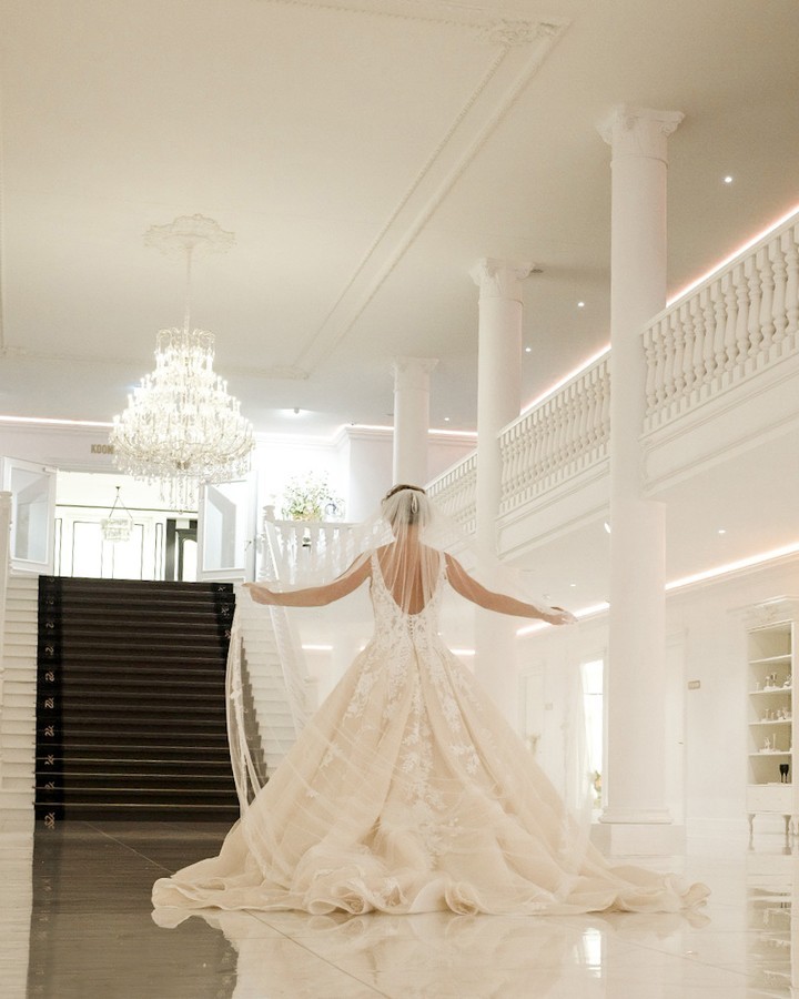 Schöne Brautkleider v Ausschnitt | Hochzeitskleider A Linie Spitze