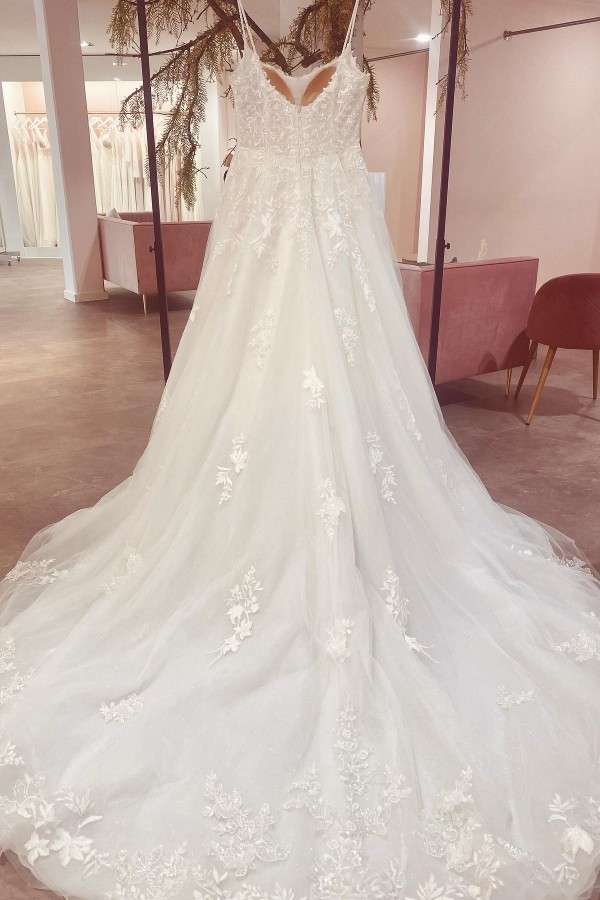 Designer Brautkleider mit Spitze | Hochzeitskleider A Linie online