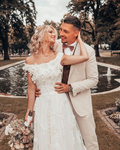 Schöne Hochzeitskleider A Linie Spitze | Brautmoden Brautkleider Günstig
