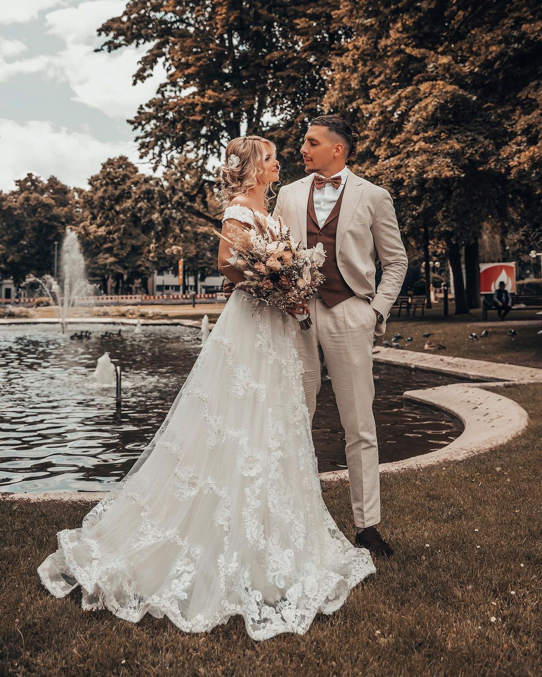 Schöne Hochzeitskleider A Linie Spitze | Brautmoden Brautkleider Günstig