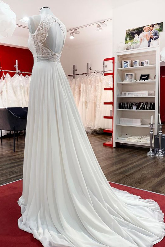 Schlichtes Hochzeitskleid mit Spitze | Etuikleider Brautkleider Online-Misshow.de