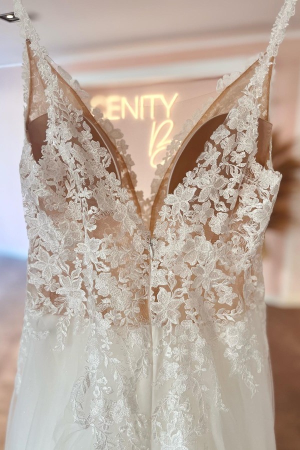 Schlichte Brautkleider Spitzer A-Linie | Hochzeitskleider mit Tüll