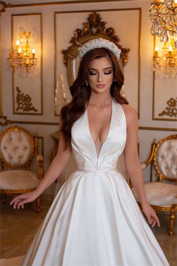 Schlichtes Brautkleid V Ausschnitt | Satin Hochzeitskleider A Linie