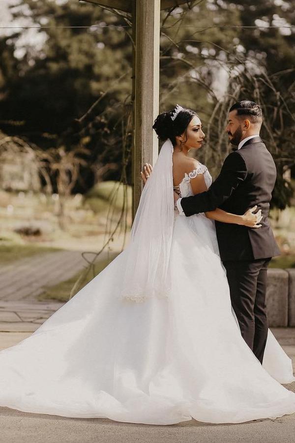 Designer Hochzeitskleider A Linie | Brautkleider mit Spitze