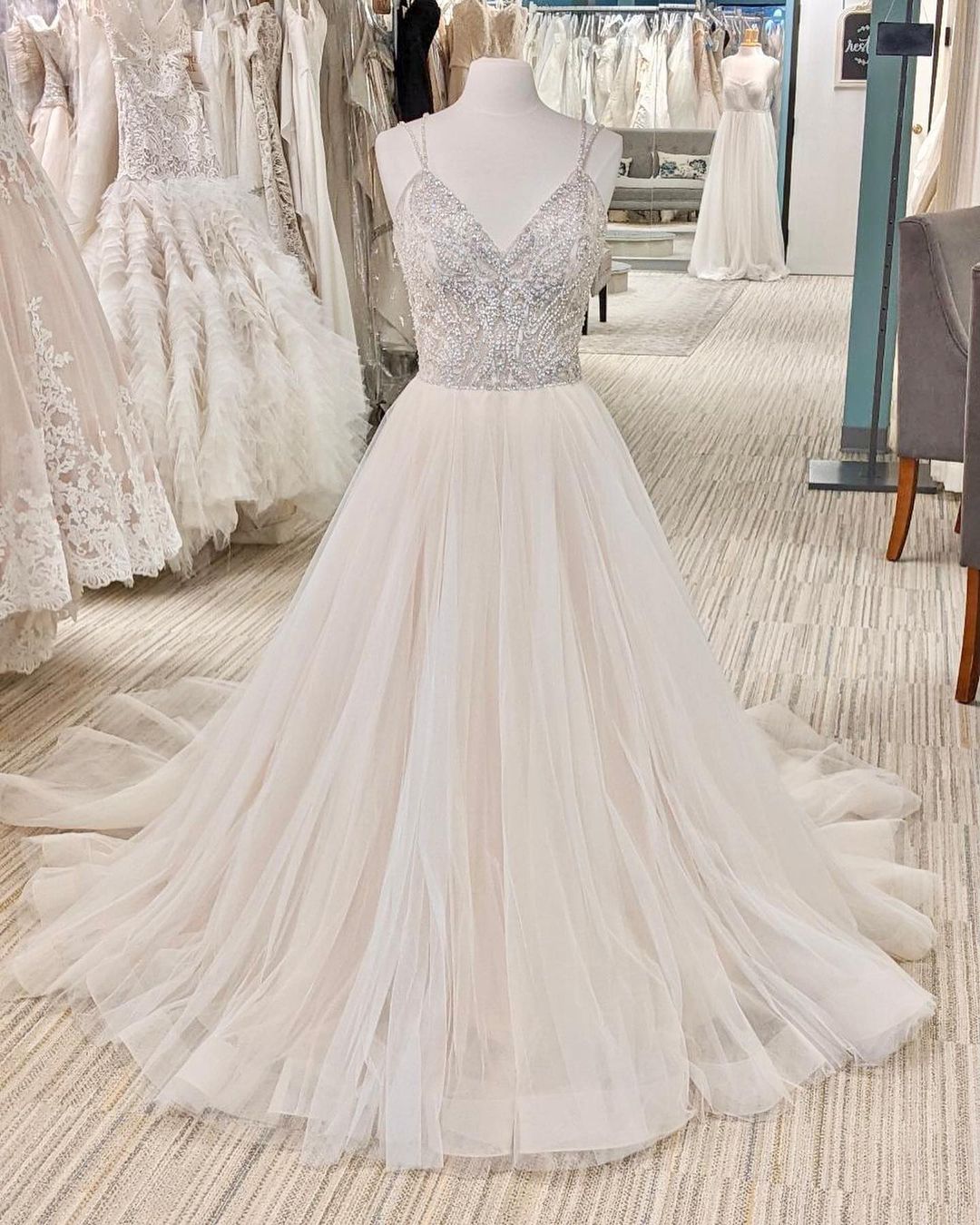 Luxus Brautkleider A Linie | Hochzeitskleider mit Glitzer
