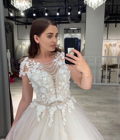 Weiße Hochzeitskleider A Linie | Brautkleider mit Spitze