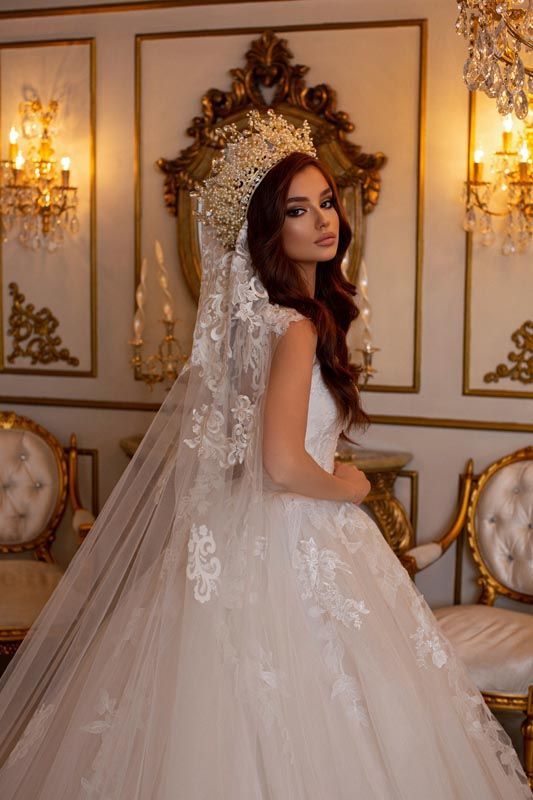 Designer Hochzeitskleider A Linie | Brautkleider mit Spitze