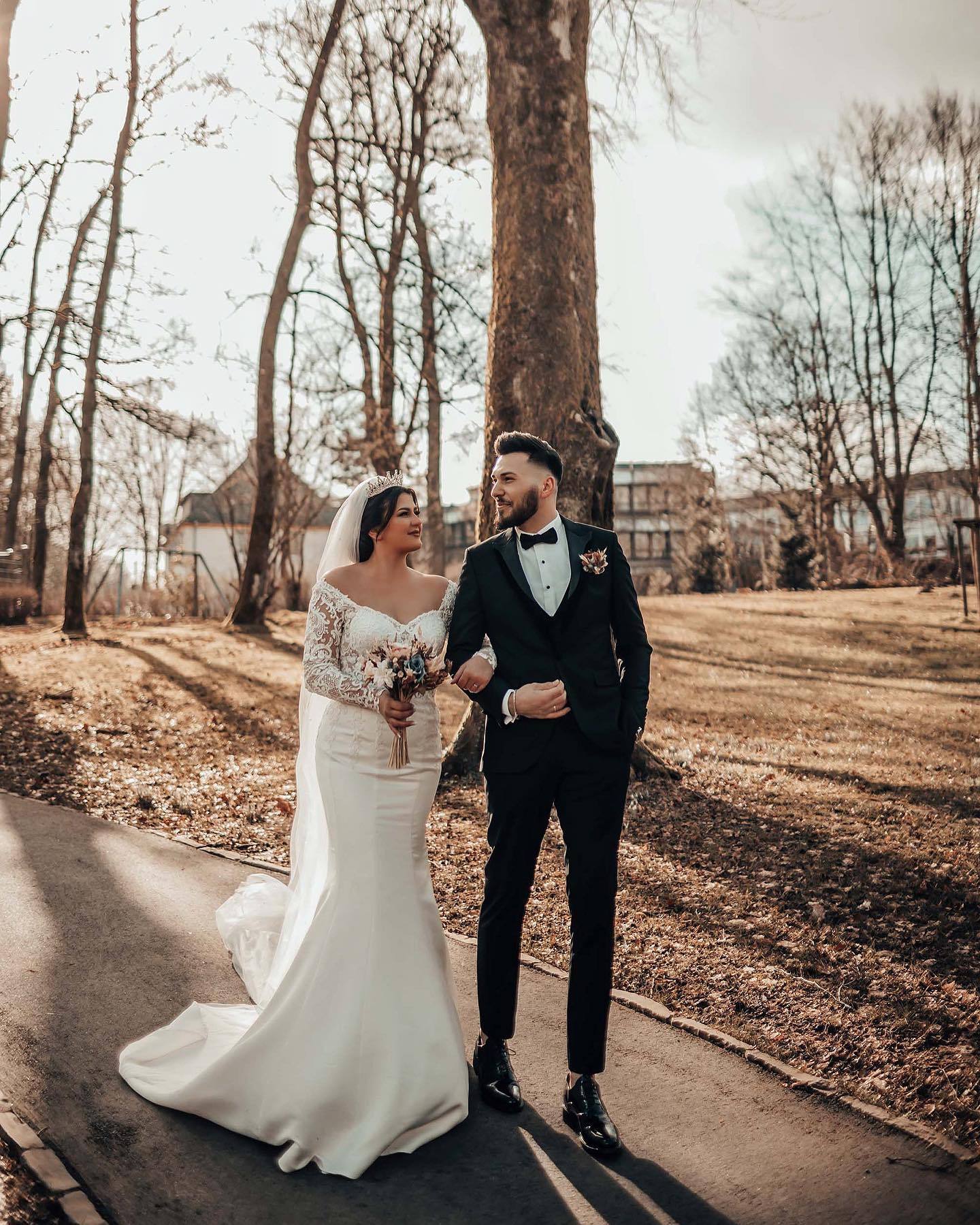 Designer Brautkleider mit Spitze | Hochzeitskleider Lang Ärmel