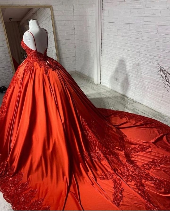 Rote Brautkleider Prinzessin | Hochzeitskleider mit Spitze-Misshow.de