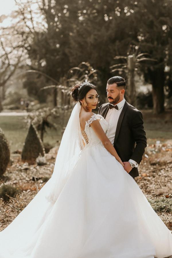 Designer Hochzeitskleider A Linie | Brautkleider mit Spitze