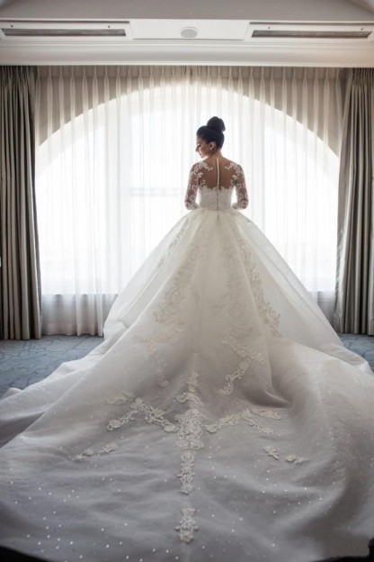Designer Weiße Hochzeitskleider Spitze Mit Ärmel A Linie Brautkleider Günstig