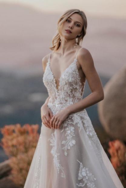 Moderne Hochzeitskleider mit Spitze | A-Linie Brautmode online