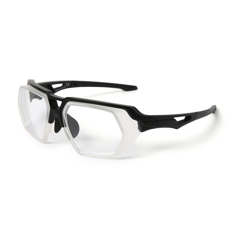UMSCHLIESSENDE SCHUTZ-LESEBRILLE MIT WEITEM SICHTFELD