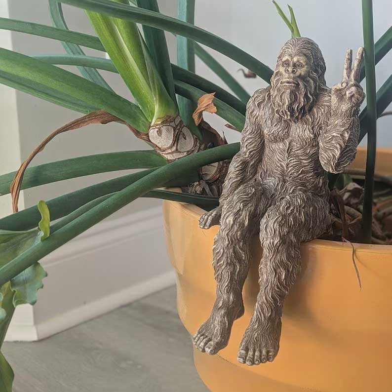 🔥LAST DAY 60% OFF✨Bigfoot Peace Sign Sasquatch Yeti Statue