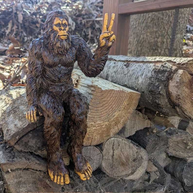 🔥LAST DAY 60% OFF✨Bigfoot Peace Sign Sasquatch Yeti Statue