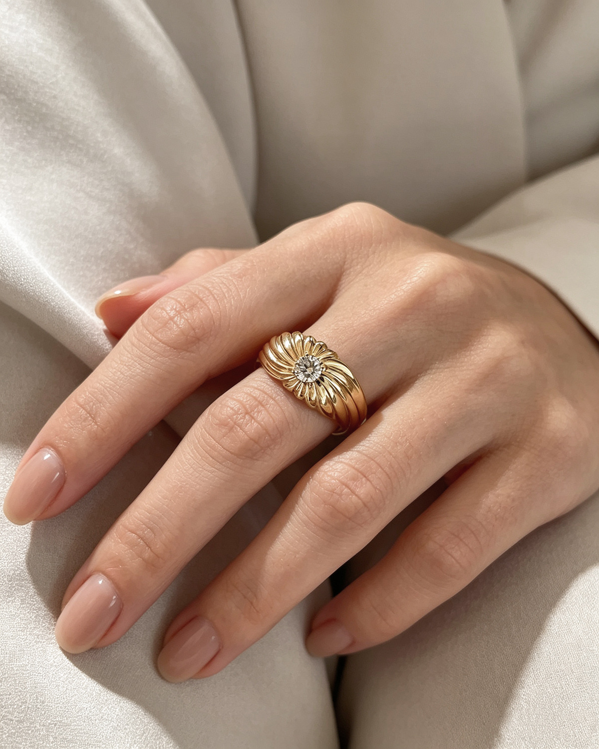 Solenne Fluted Round Diamond Ring