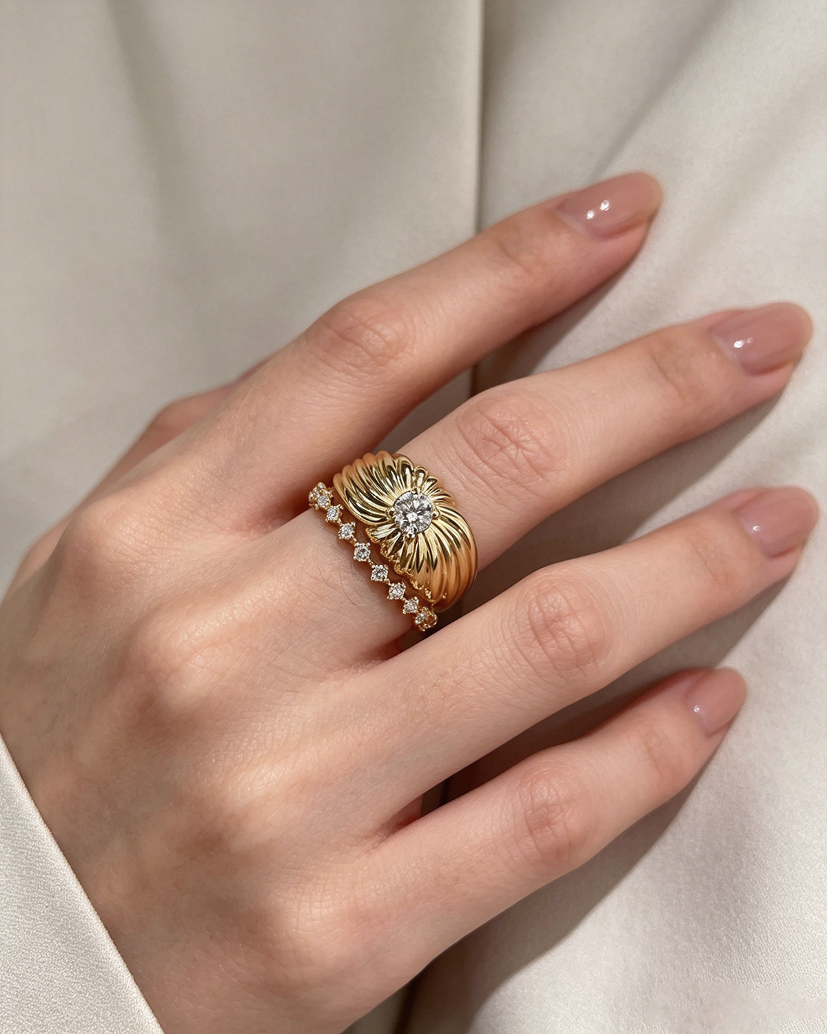 Solenne Fluted Round Diamond Ring