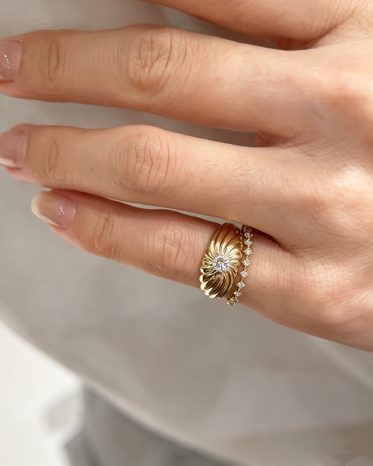 Solenne Fluted Round Diamond Ring