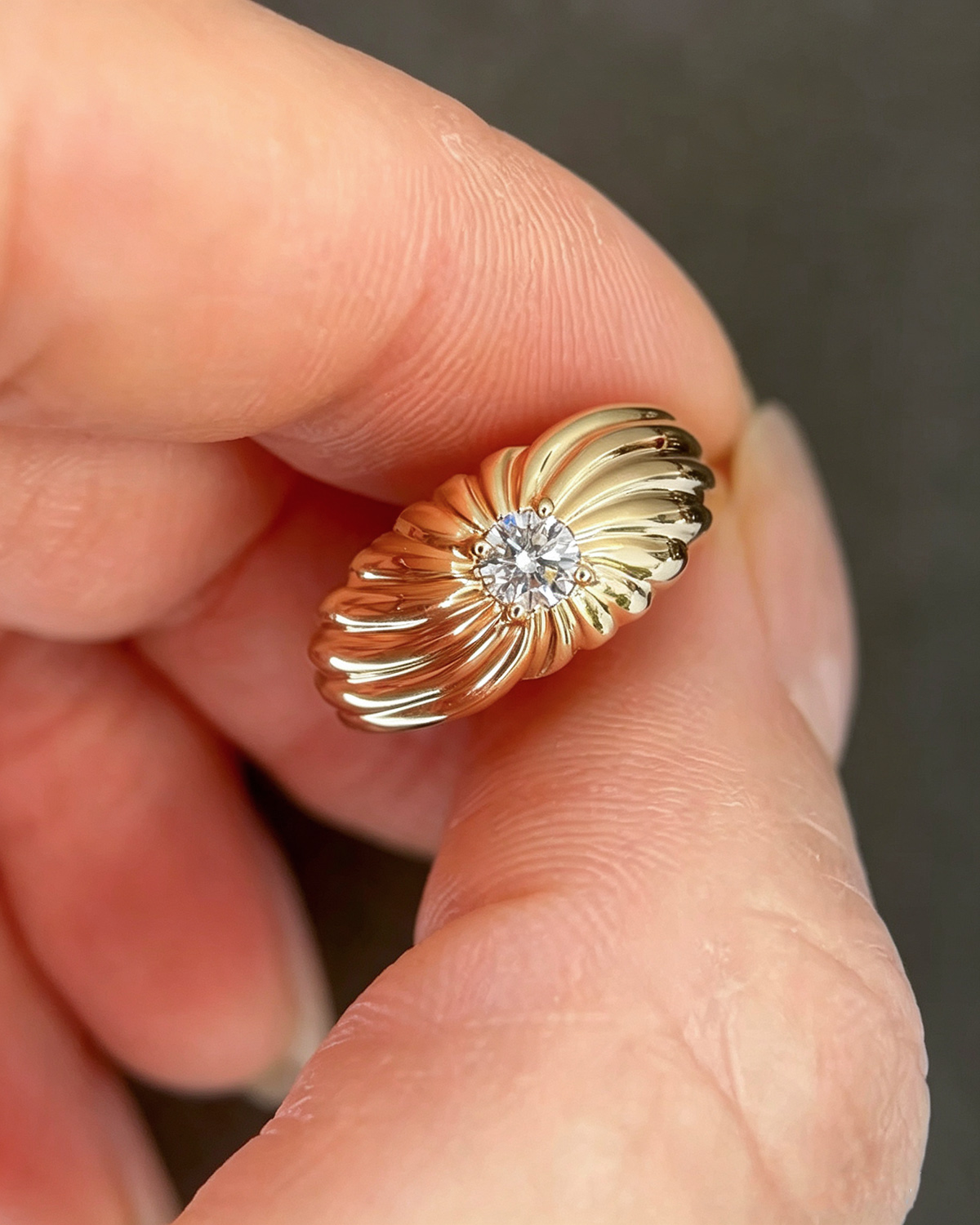 Solenne Fluted Round Diamond Ring