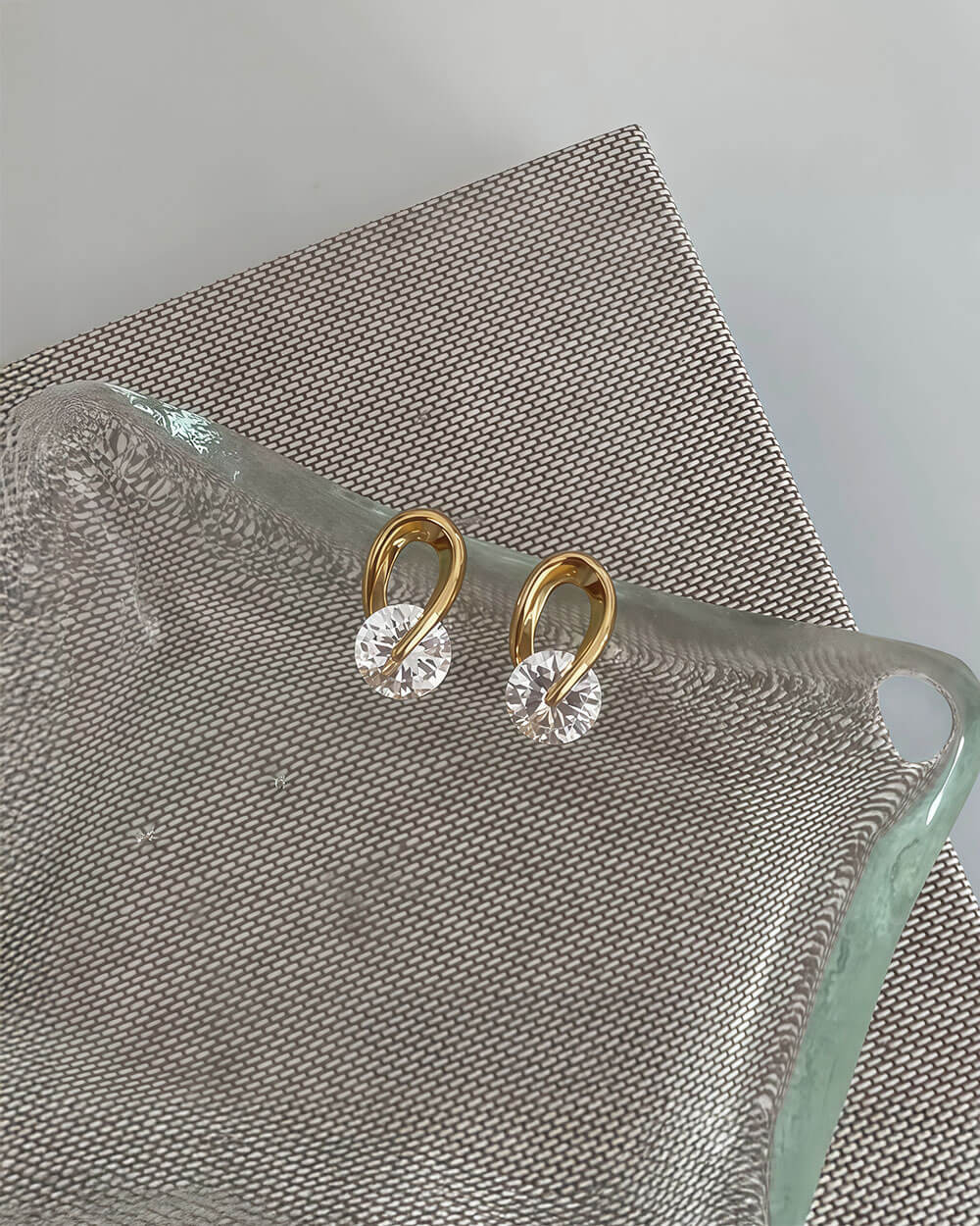 Fortune Orbit – Rotating Diamond Stud Earrings