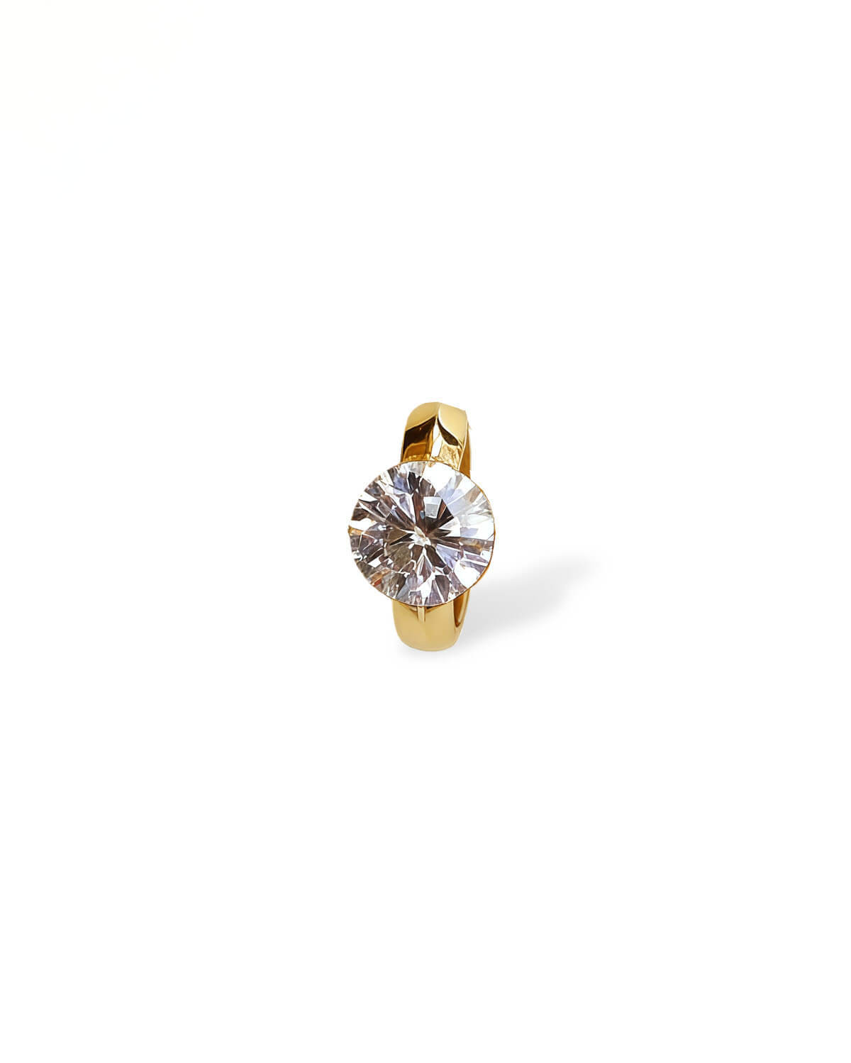 Ridge Glow – Round Diamond Huggie Earrings