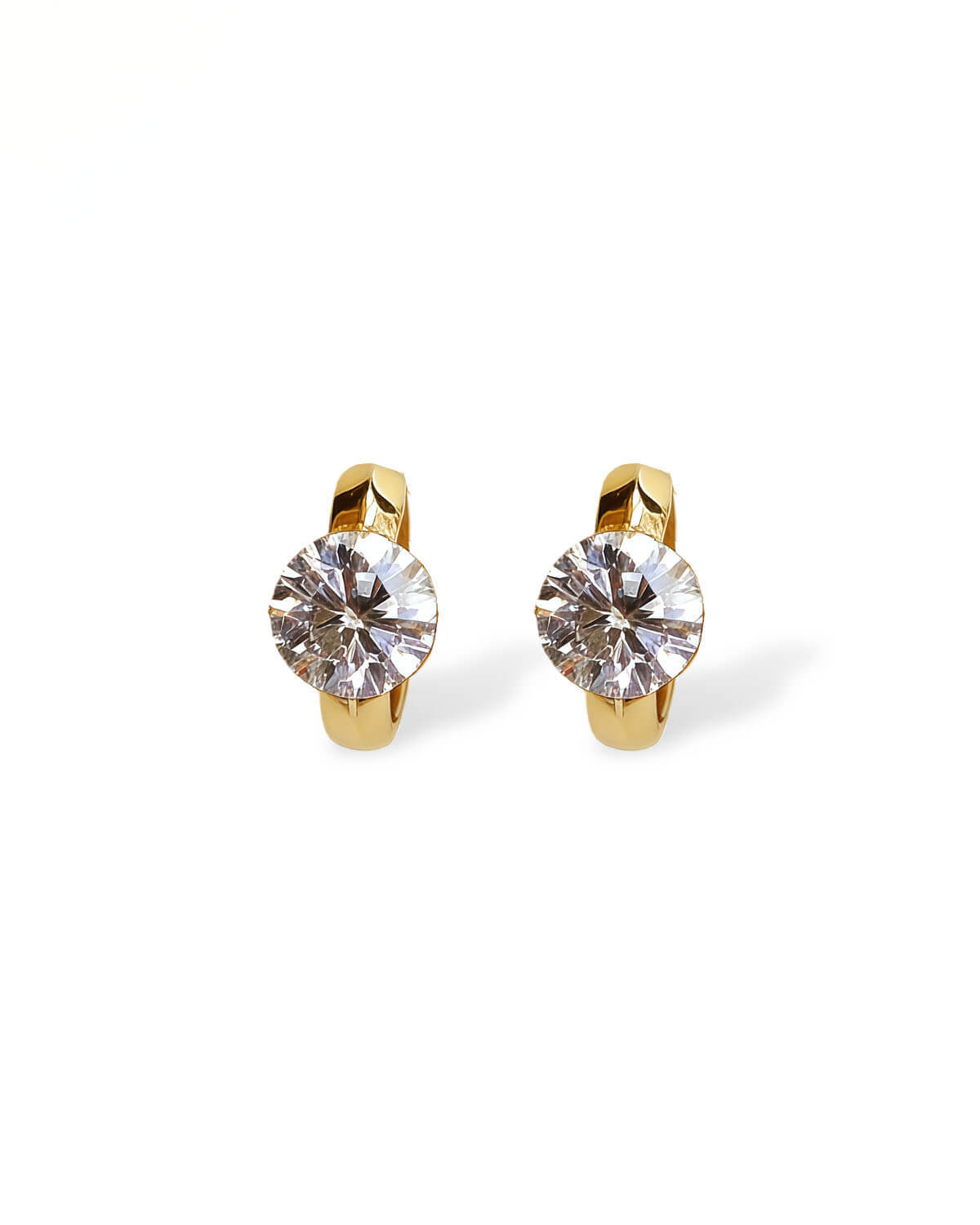 Ridge Glow – Round Diamond Huggie Earrings