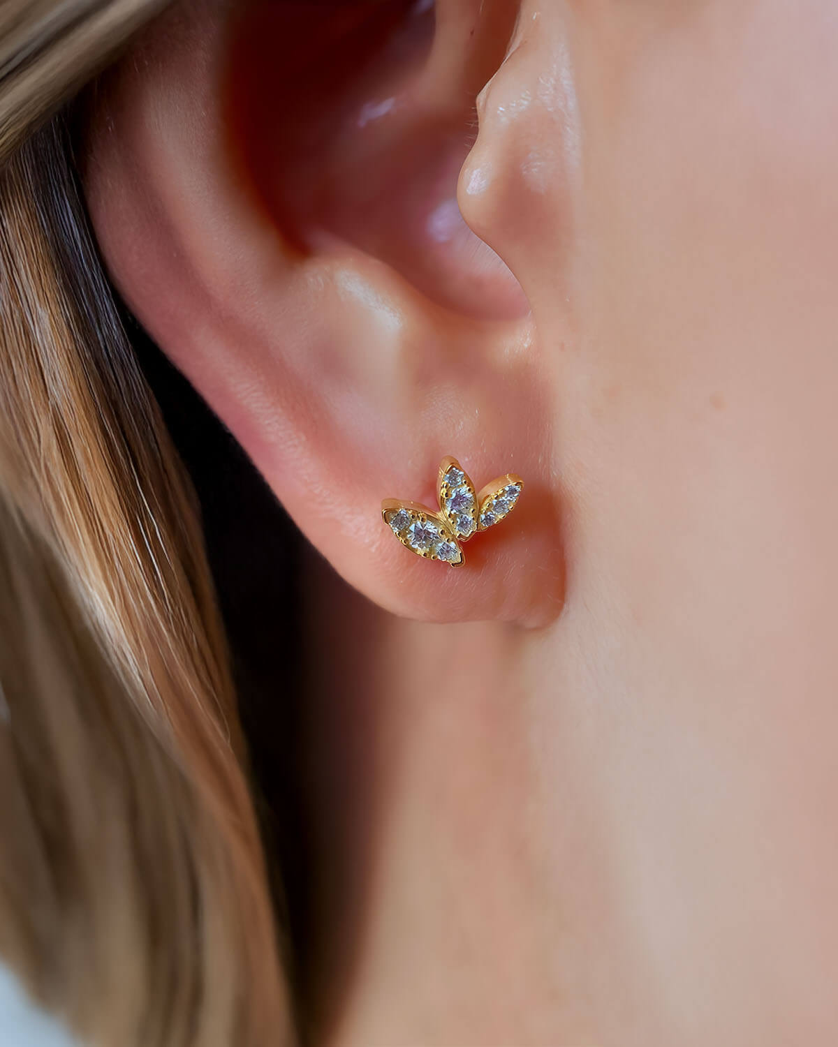 Leaf Whisper – Moissanite Stud Earrings