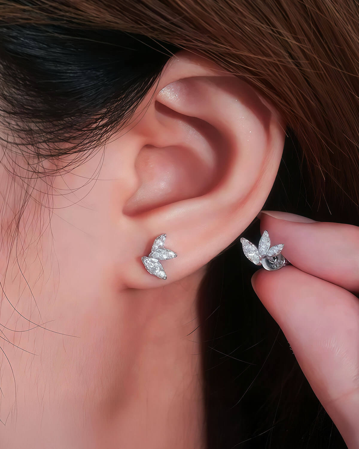 Leaf Whisper – Moissanite Stud Earrings