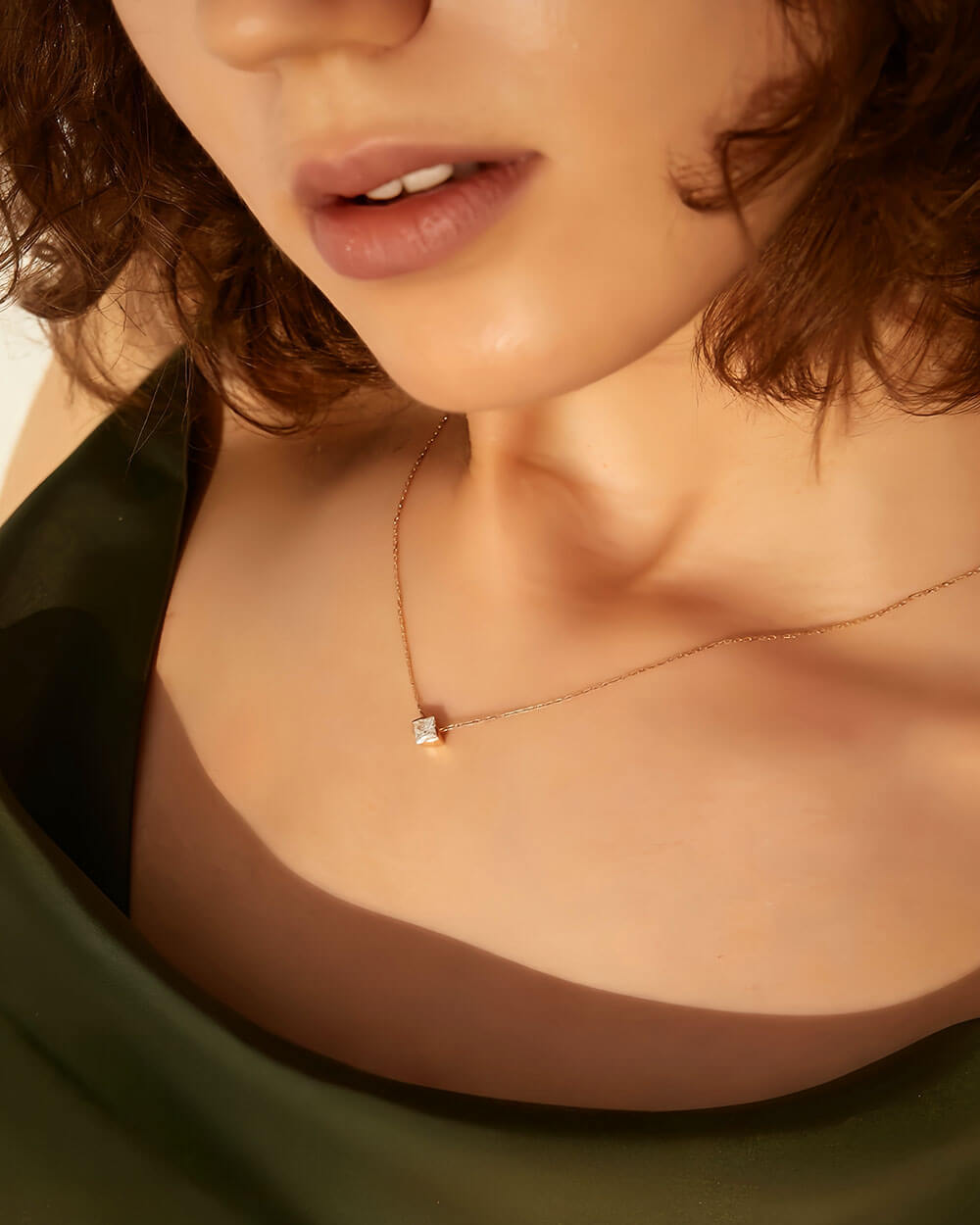 Aurex Frame – Princess Cut Solitaire Diamond Necklace