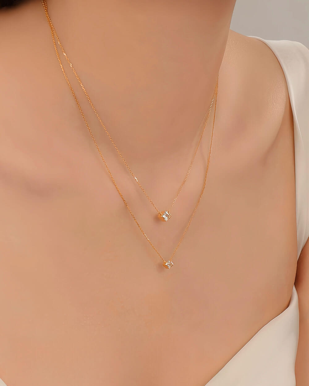 Aurex Frame – Princess Cut Solitaire Diamond Necklace