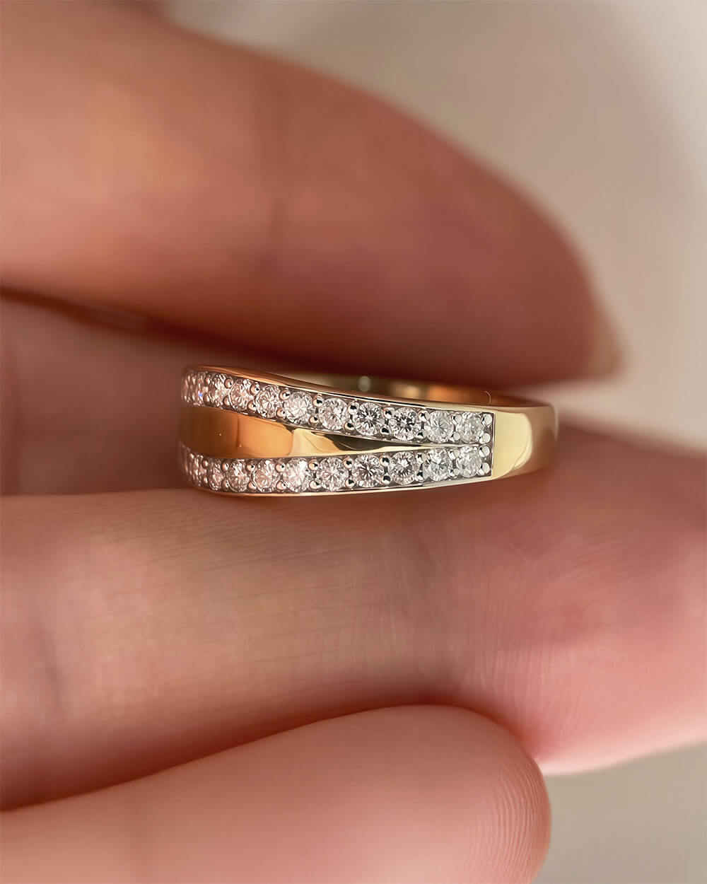 Halo Tail – Double Row Diamond Band Ring