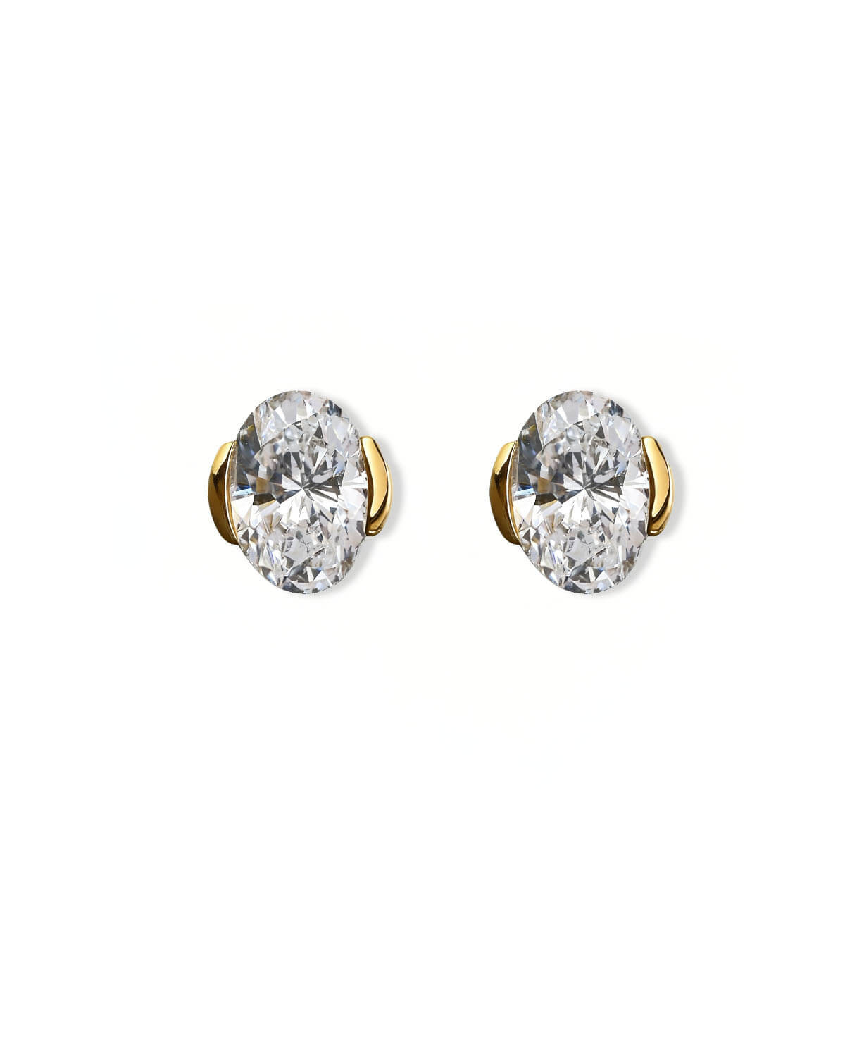 Aurelia Oval – Half Bezel Lab Diamond Studs