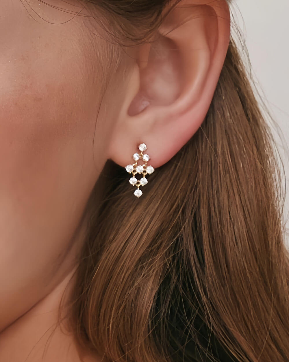 Astra Dot – Round Diamond Drop Earrings
